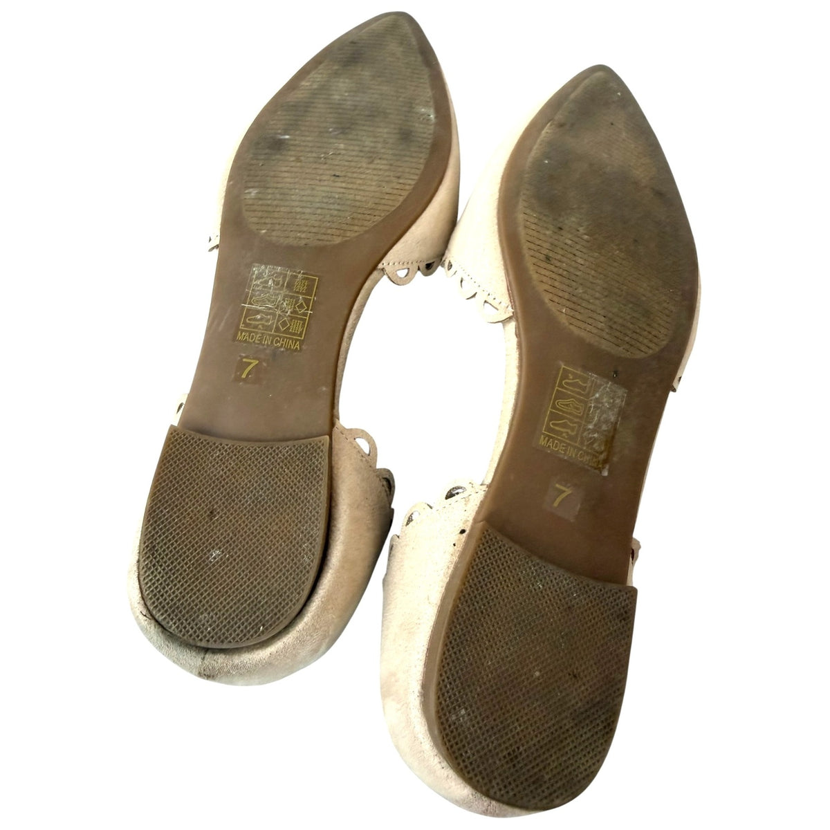 Journee Collection Beige Scalloped Flats Size 7