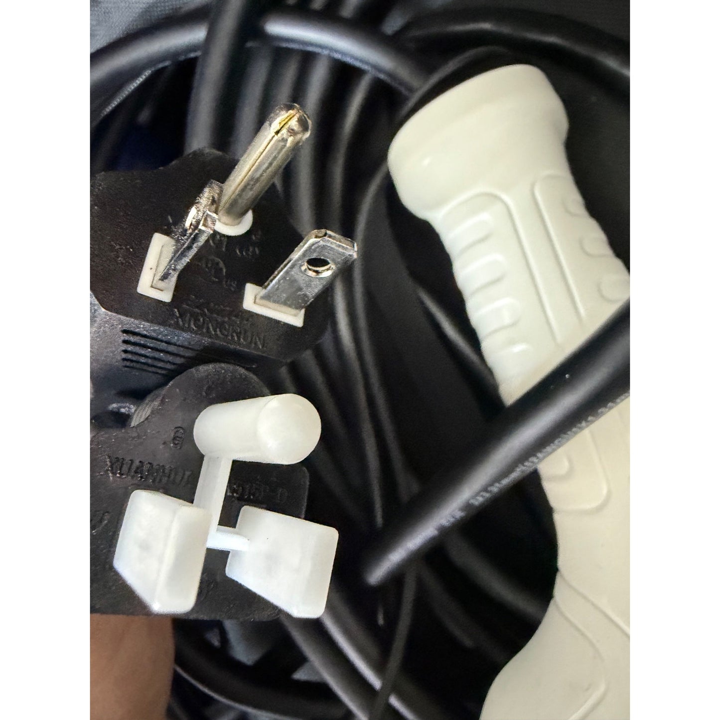 Megear Portable Level 1 EV Charger Model MG-US-WE16AN620 NEMA5-20 Plug 100-245V 16A