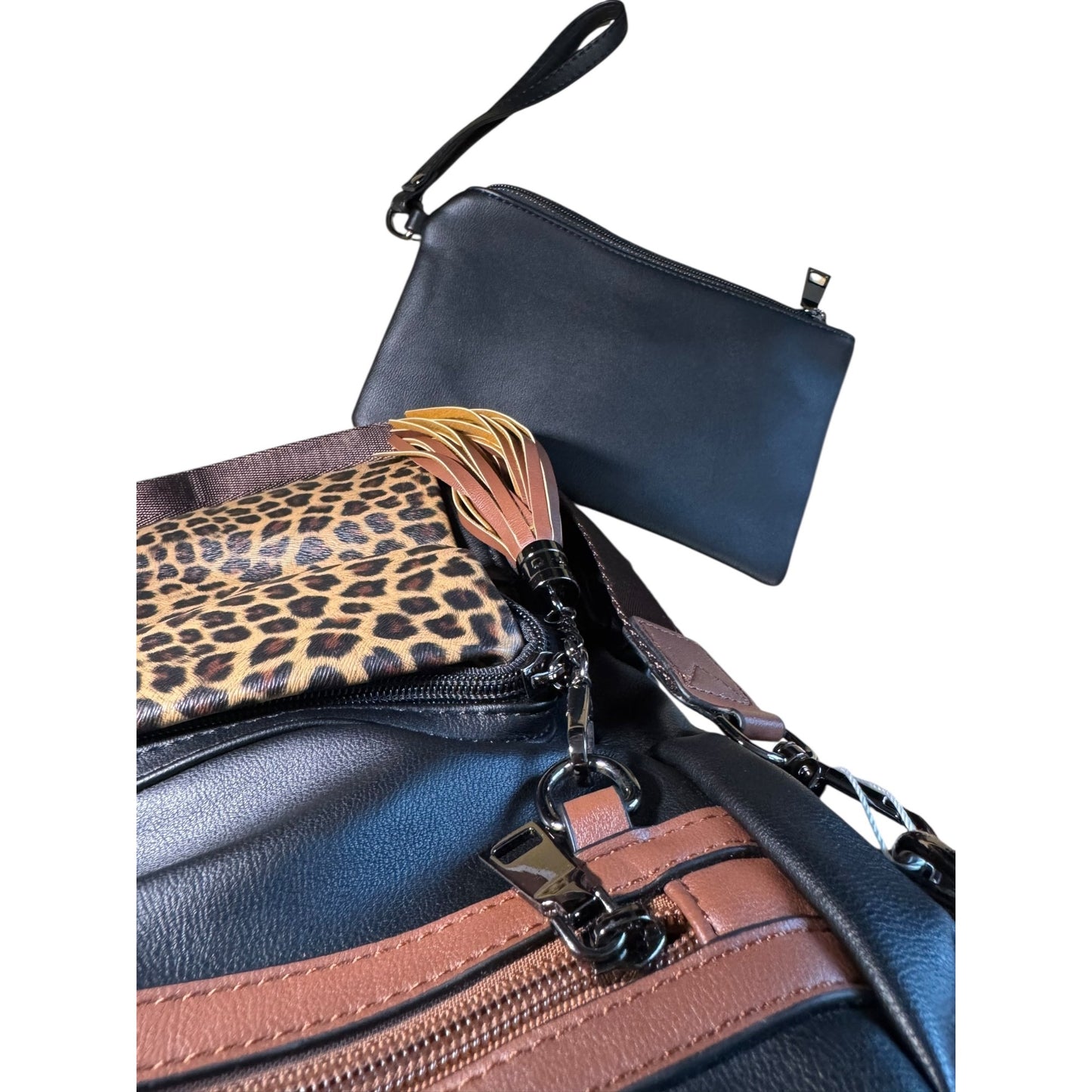 Gluci Convertible Leopard Bookbag with Shoulder strap and Wristlet Purse NWT