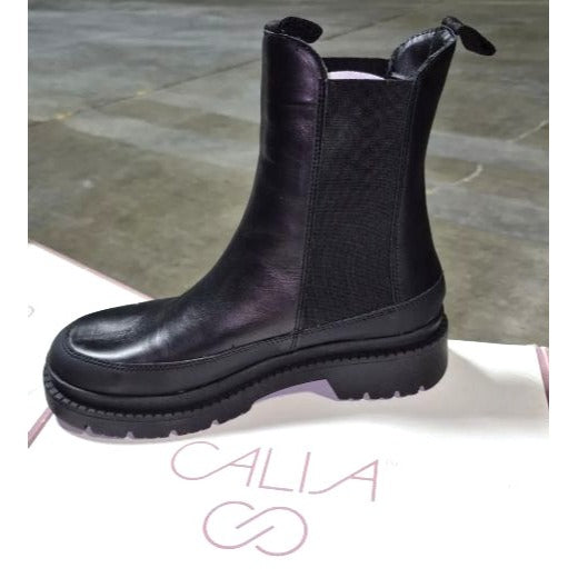 Calia by Carry Underwood Women's Peyton Leather Chelsea Boots SZ 6.5 NWB