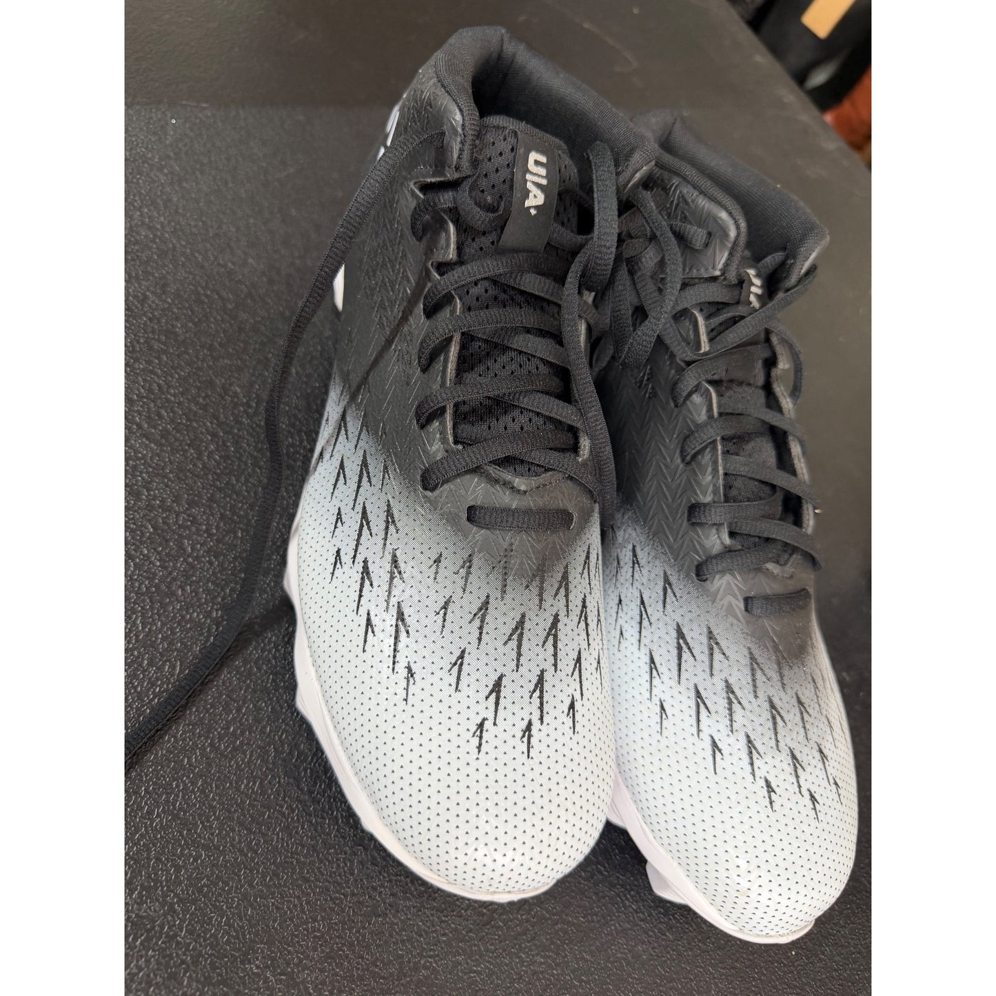 Under Armour Spotlight Franchise RM Football Cleats Black/White Size 11.5 Mens Durable Lightweight Design NWOB