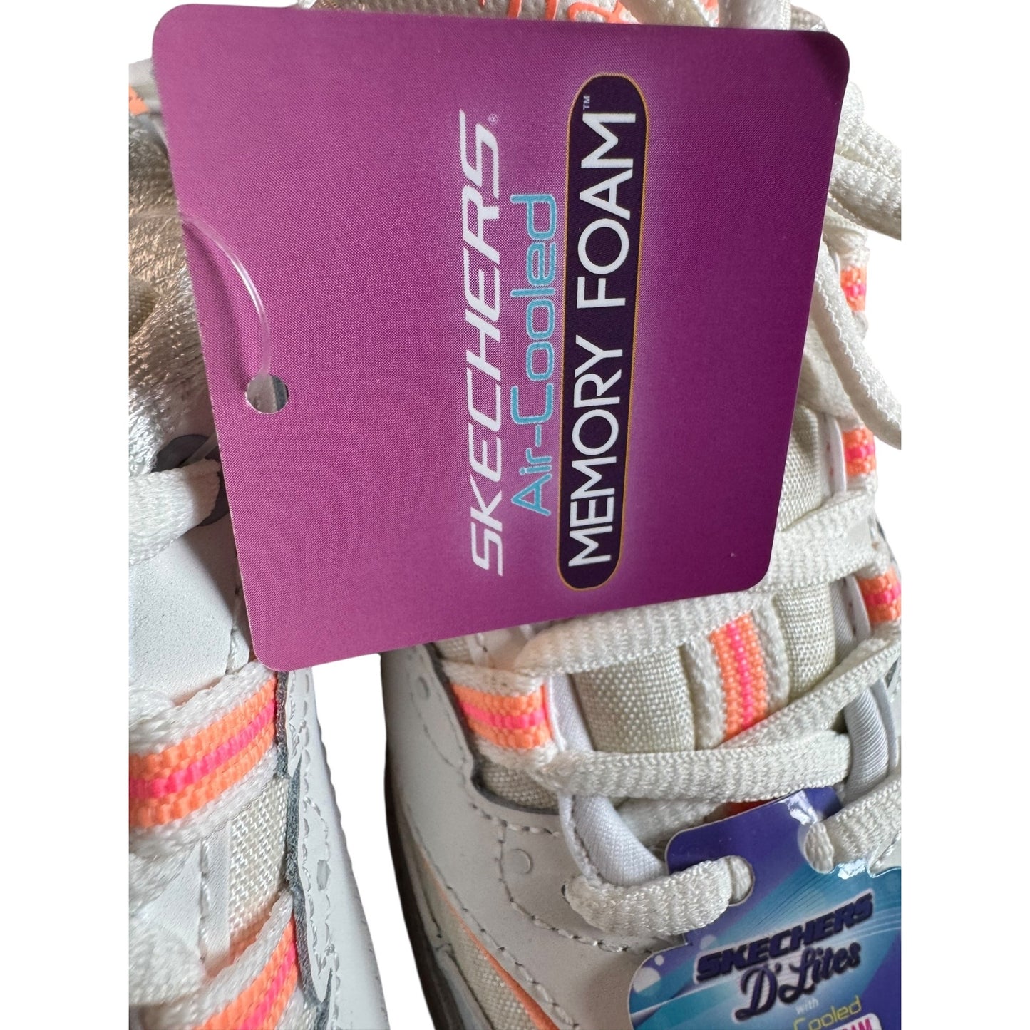 Skechers Women's D'Lites Bold Views Size 6 Memory Foam Athletic Shoes NEW