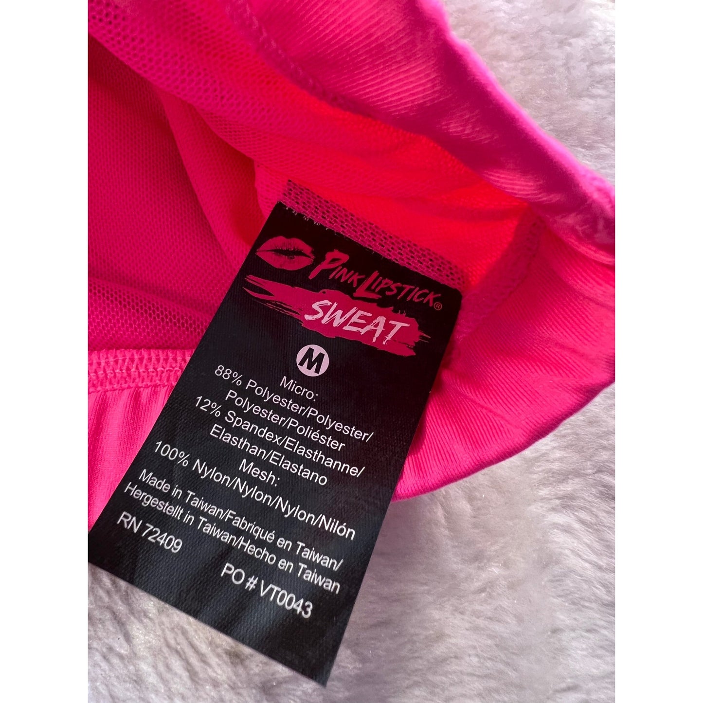Pink Lipstick Sweat Sports Bra With Secret Pocket Crisscross Straps Pink SZ Medium NWT
