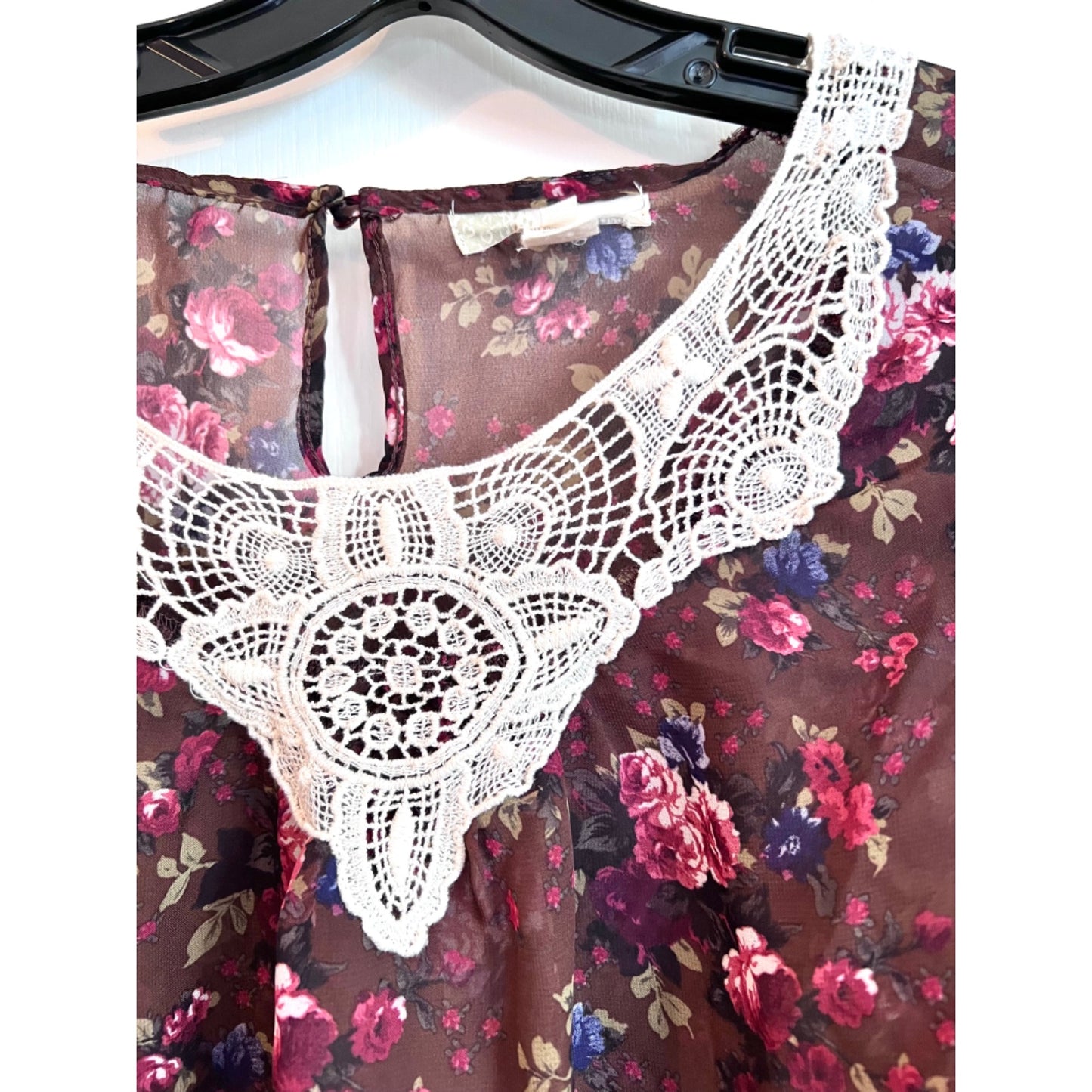 Derek Heart Women's Floral Lace Neck Sheer Blouse SZ Medium Burgundy & Pink