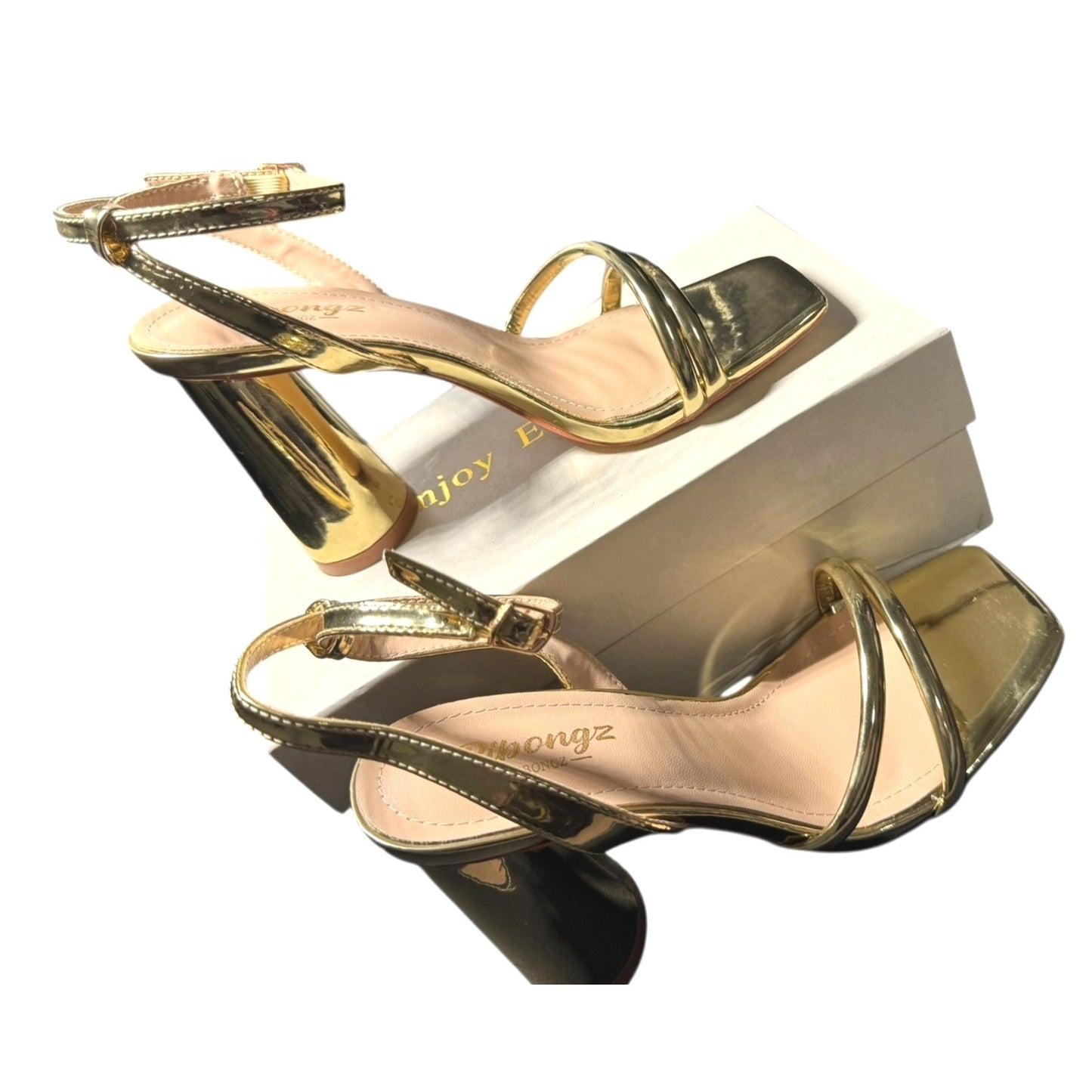 RIBONGZ Gold Block Heel Sandals With Strappy Design NWB  Size 6.5