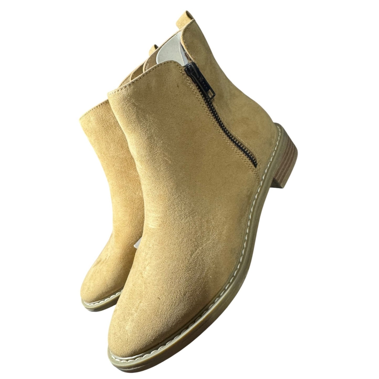 Universal Thread Tan Ankle Boots With Side Zipper And Memory Foam Insole  Size 7 NWT