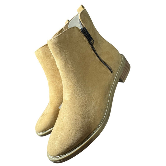 Universal Thread Tan Ankle Boots With Side Zipper And Memory Foam Insole  Size 7 NWT
