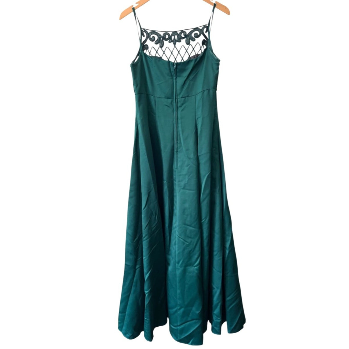 Morgan And Co. Green Prom Dress With Lace Overlay & Spaghetti Straps Size 9/10