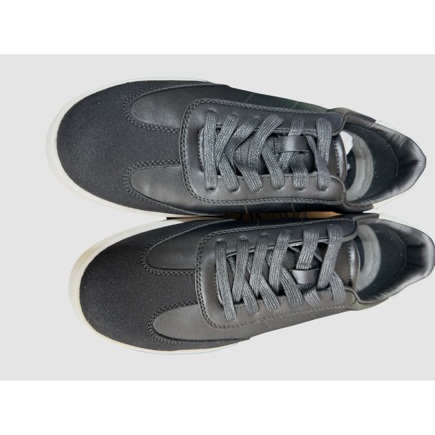 Bruno Marc Mens Casual Black & White Sneakers Leather & Suede Upper Lace-Up Design Lightweight Sole Size 13 NWB