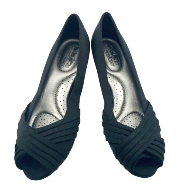 Coach And Four Black Pleated Fabric Peep-Toe Kitten Heels Size 7.5