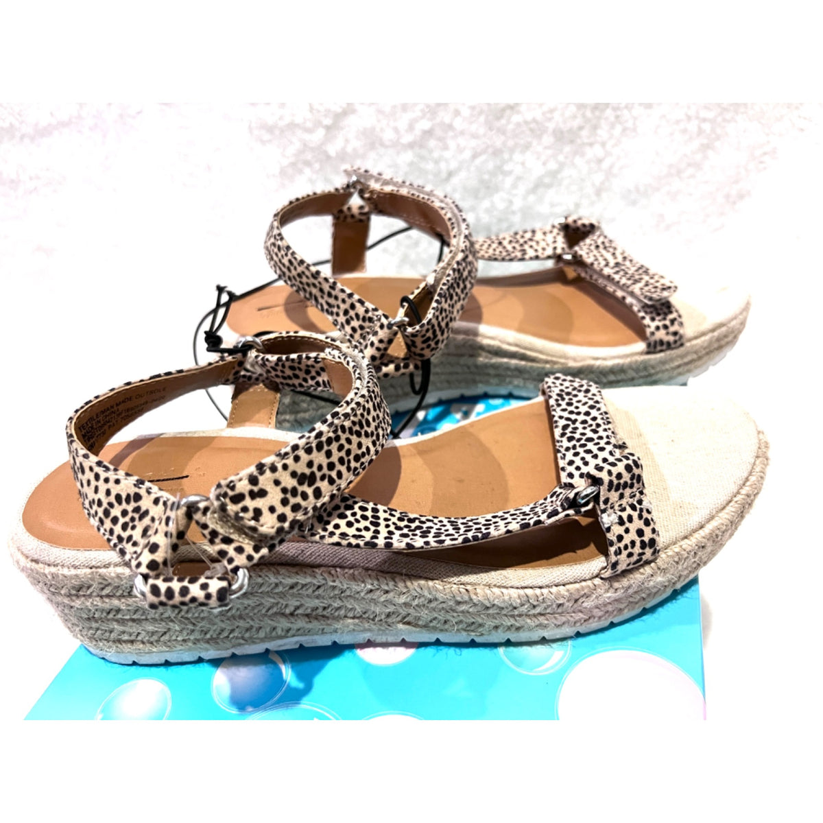 Universal Thread Women's Sandal SIze 7.5 NEW