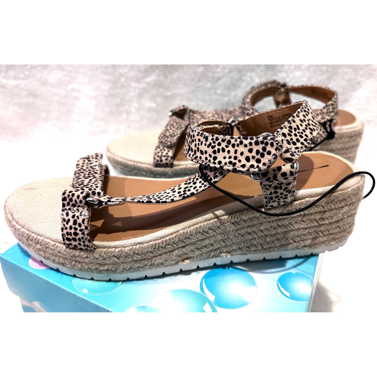 Universal Thread Women's Sandal SIze 7.5 NEW