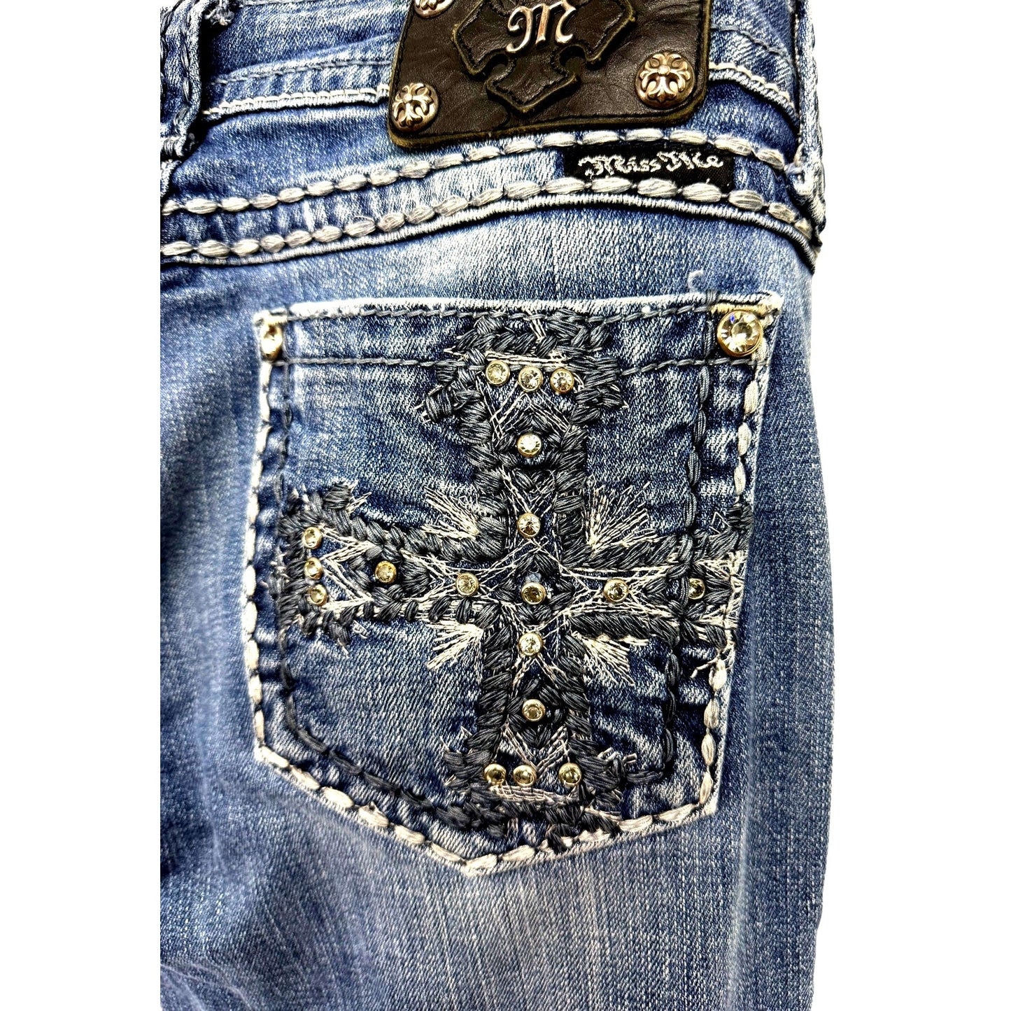 Miss Me Womens Size 30 Distressed Bootcut Blue Jeans With Embellished Back Pockets