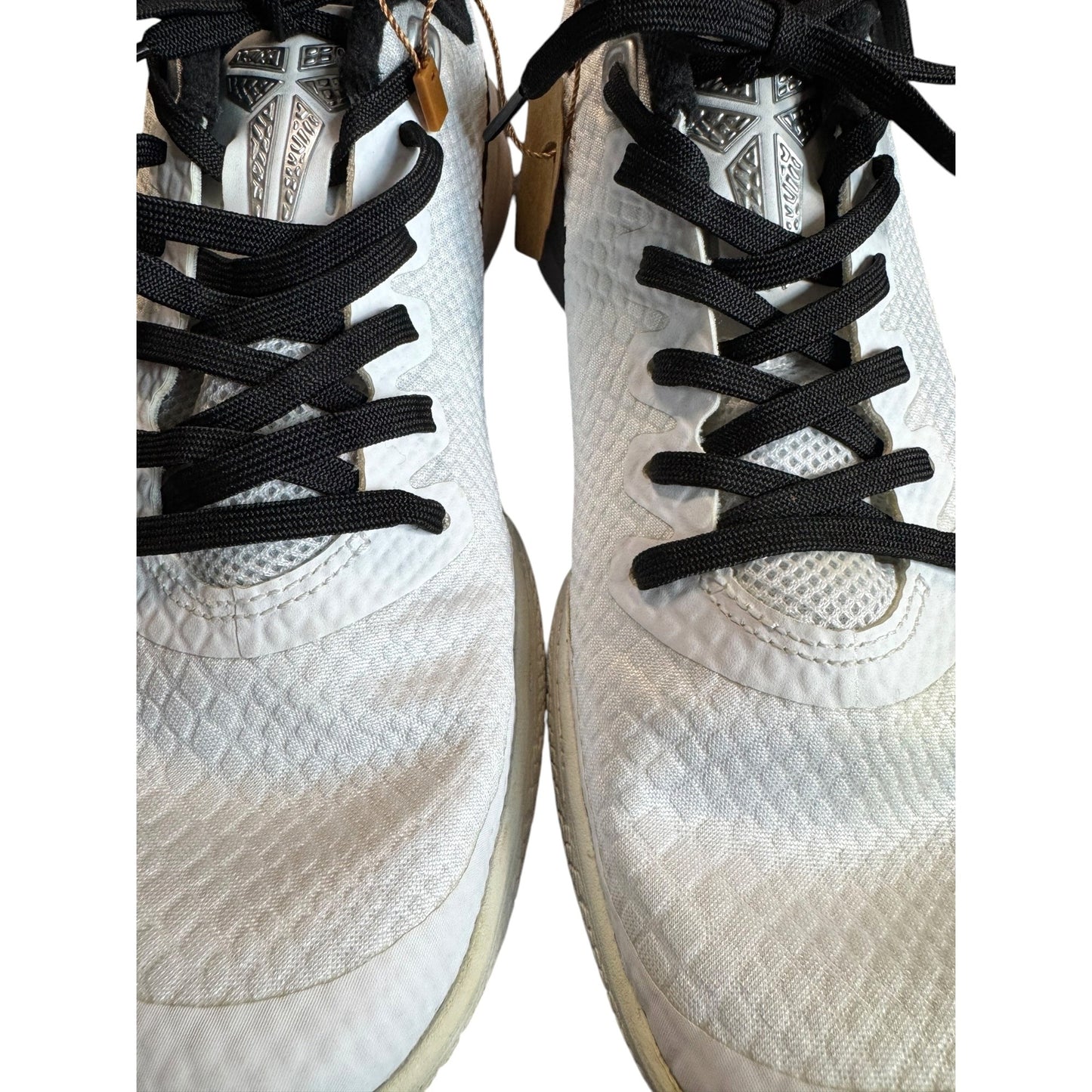 Nike Kobe Mamba Fury White/Black Basketball Shoes Women's Size 7 Lightweight Performance