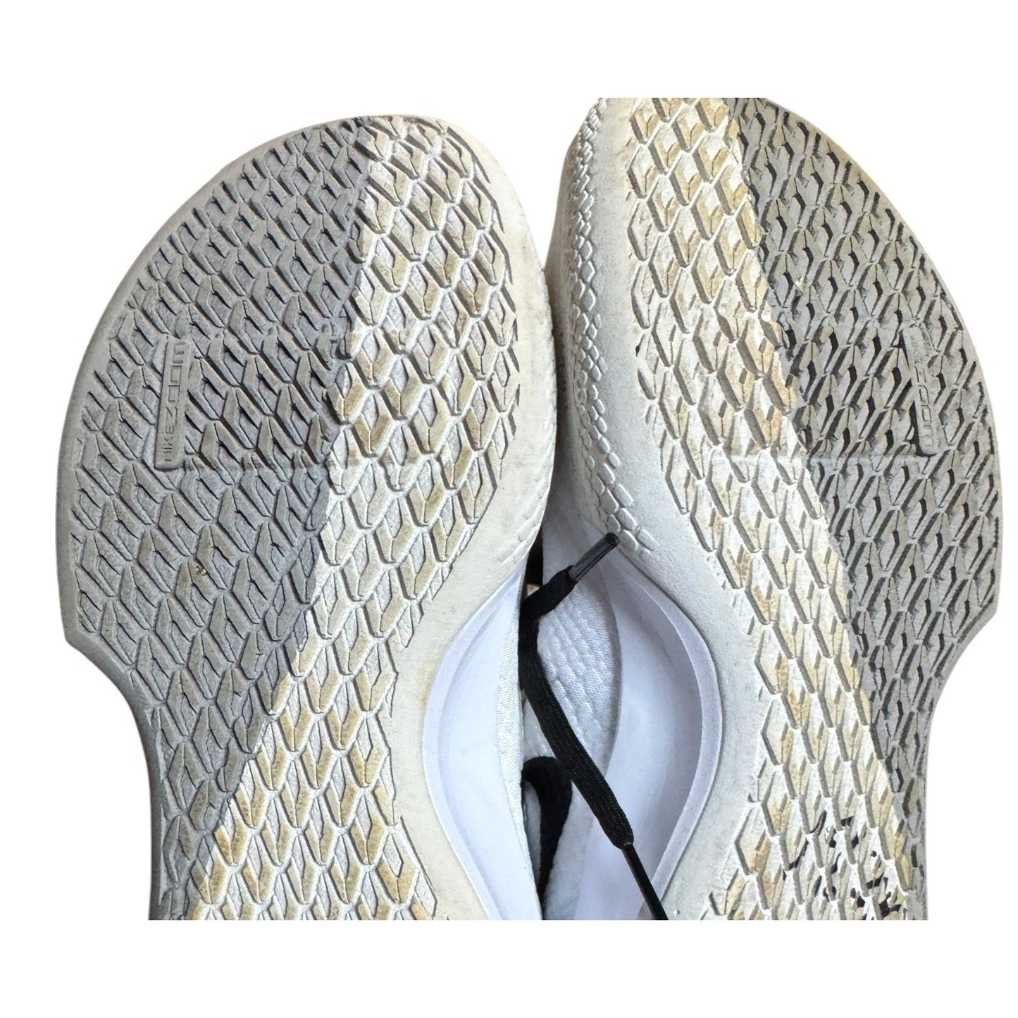 Nike Kobe Mamba Fury White/Black Basketball Shoes Women's Size 7 Lightweight Performance
