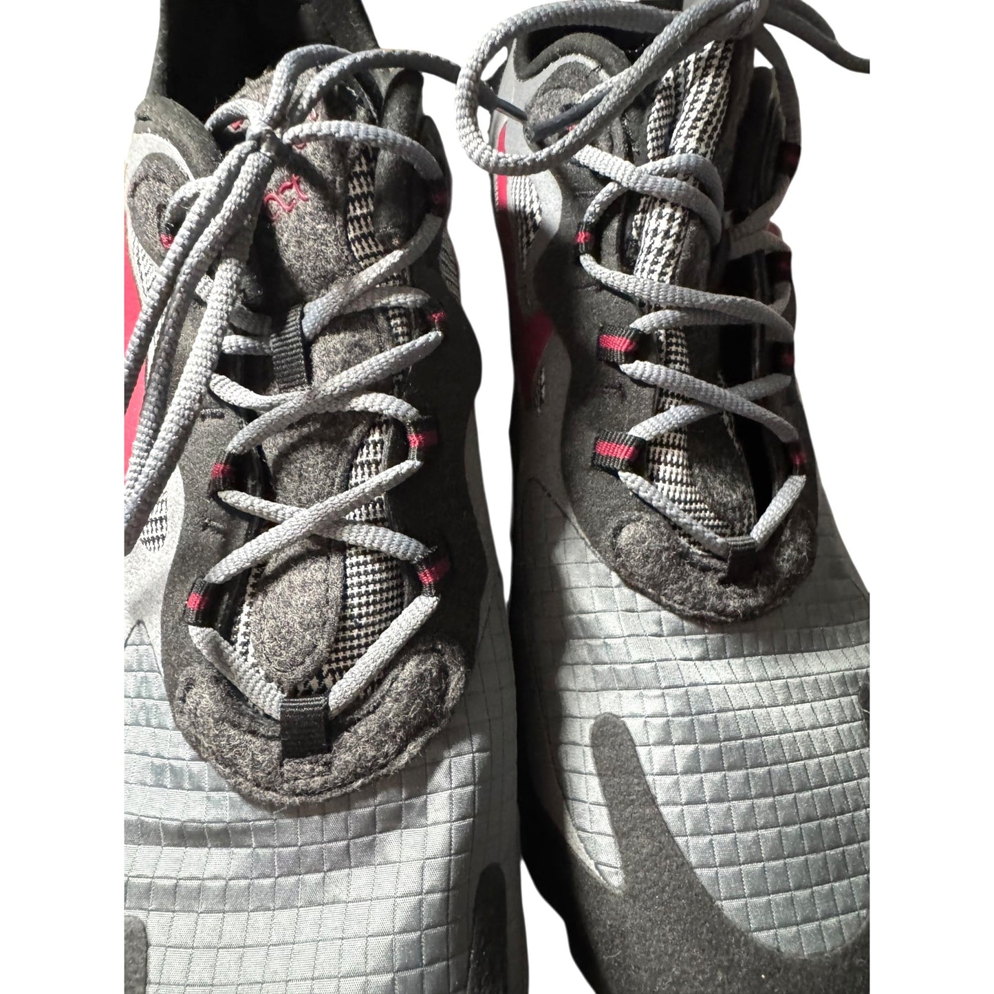 Nike Air Max 270 React Sneakers Gray & Red Size 11.5 Mens Athletic Shoes Lightweight Breathable Cushion Sole