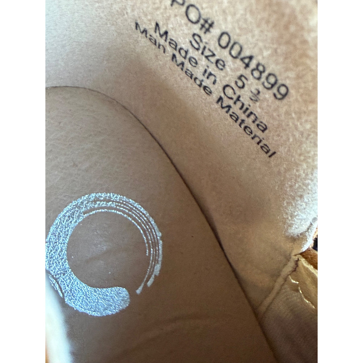 Journee Collection Women’s Almond Toe Vegan Leather Booties Sz 5.5