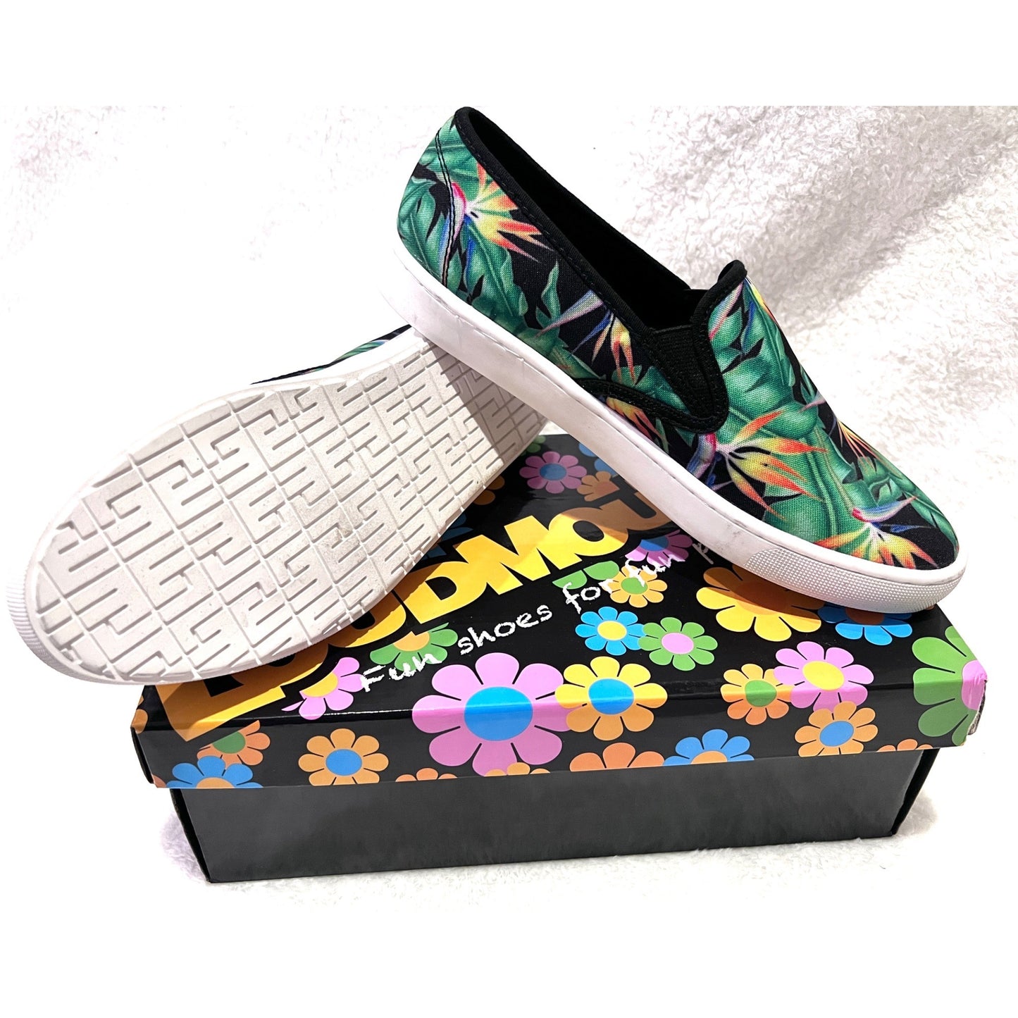 Loudmouth Womens San Borabora Slip-On Shoes Size 6 With Tropical Print & Original Box