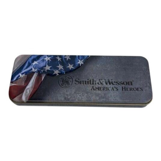 Smith & Wesson Americas Heroes Folding Knife W/ Tin Box