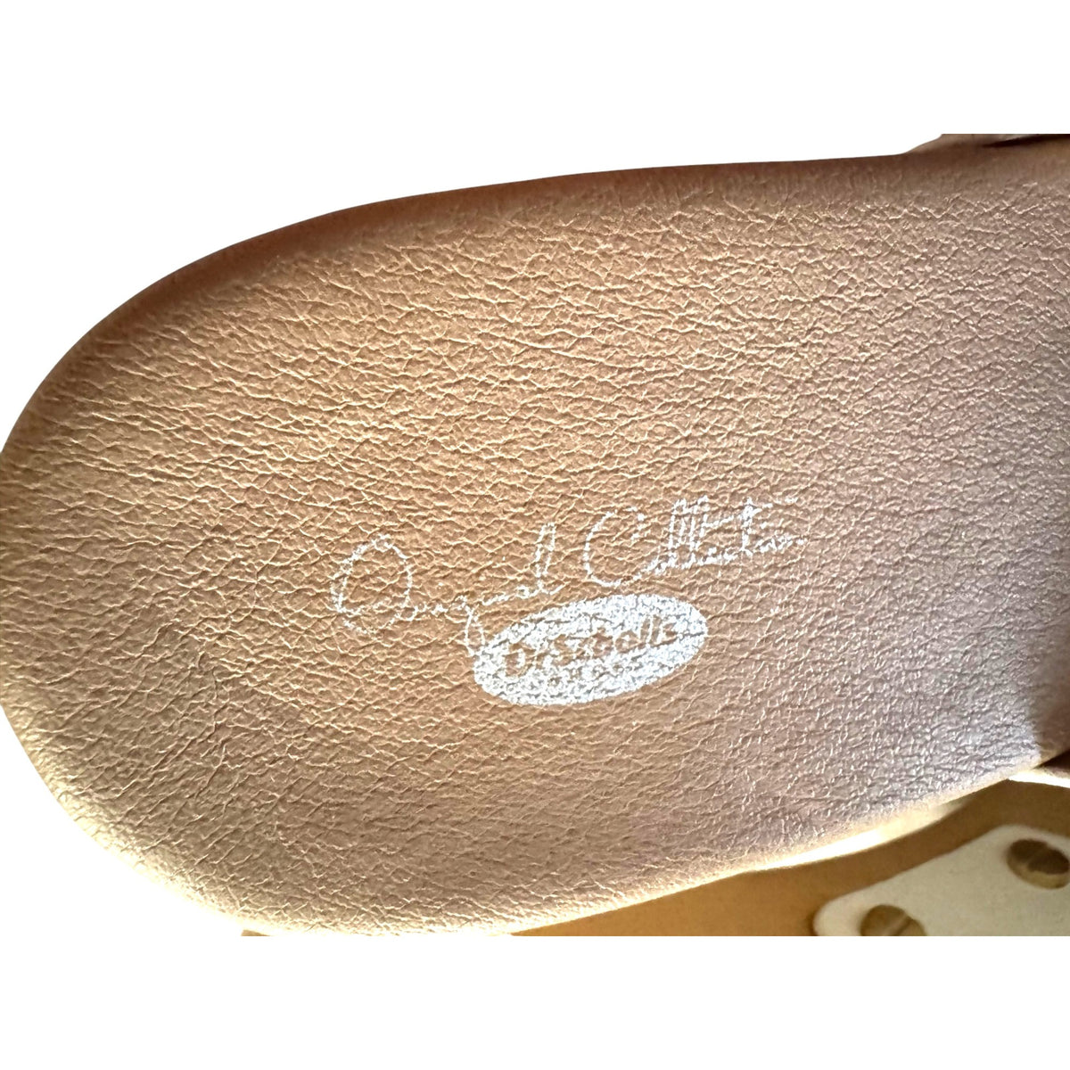 Dr. Scholls Women's Size 7 Leather Sandals With Gold Buckle & Platform Sole