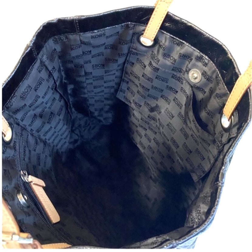 Michael Kors Jet Set Tote W/ Signature Logo