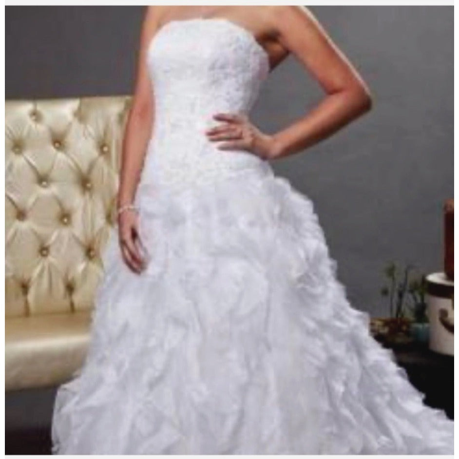 Monique Luo David's Bridal White Wedding Gown Size 8 CH515