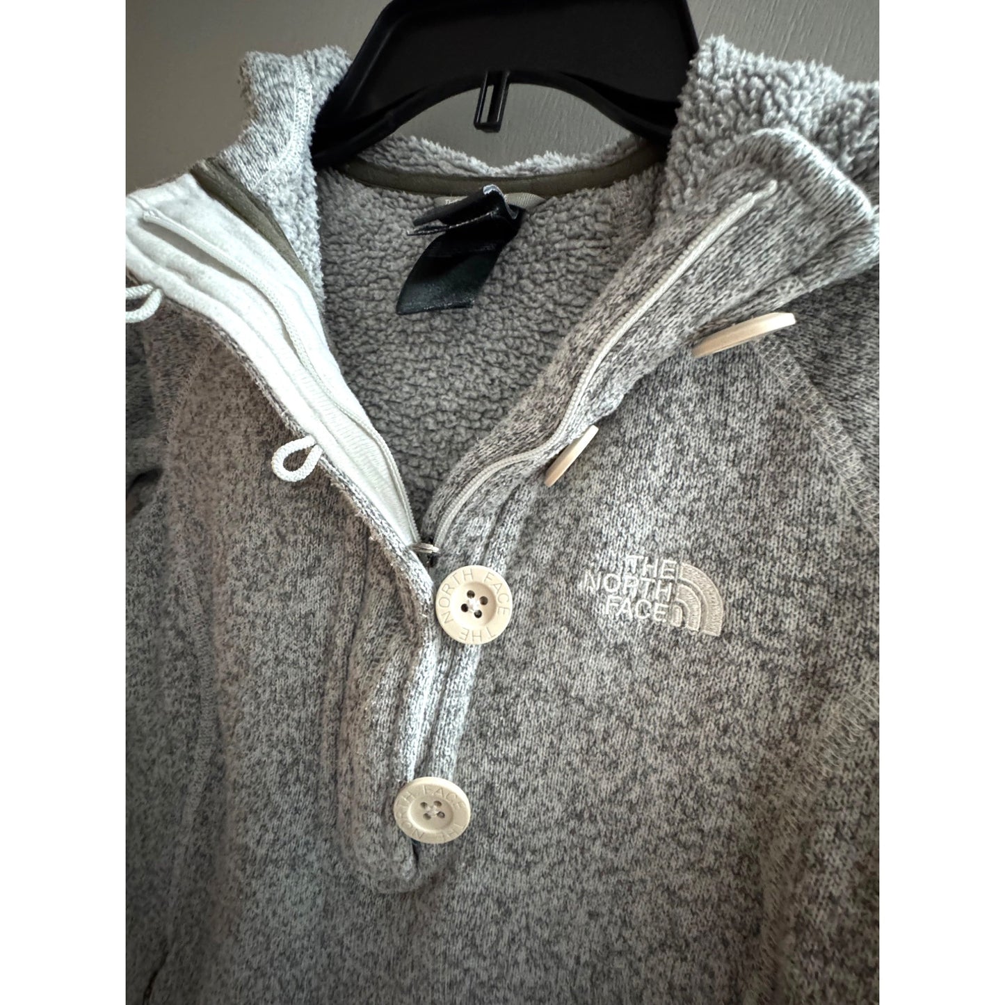 The North Face Womens XS Crescent Sunshine Knit Pullover Hoodie Gray Button Accents