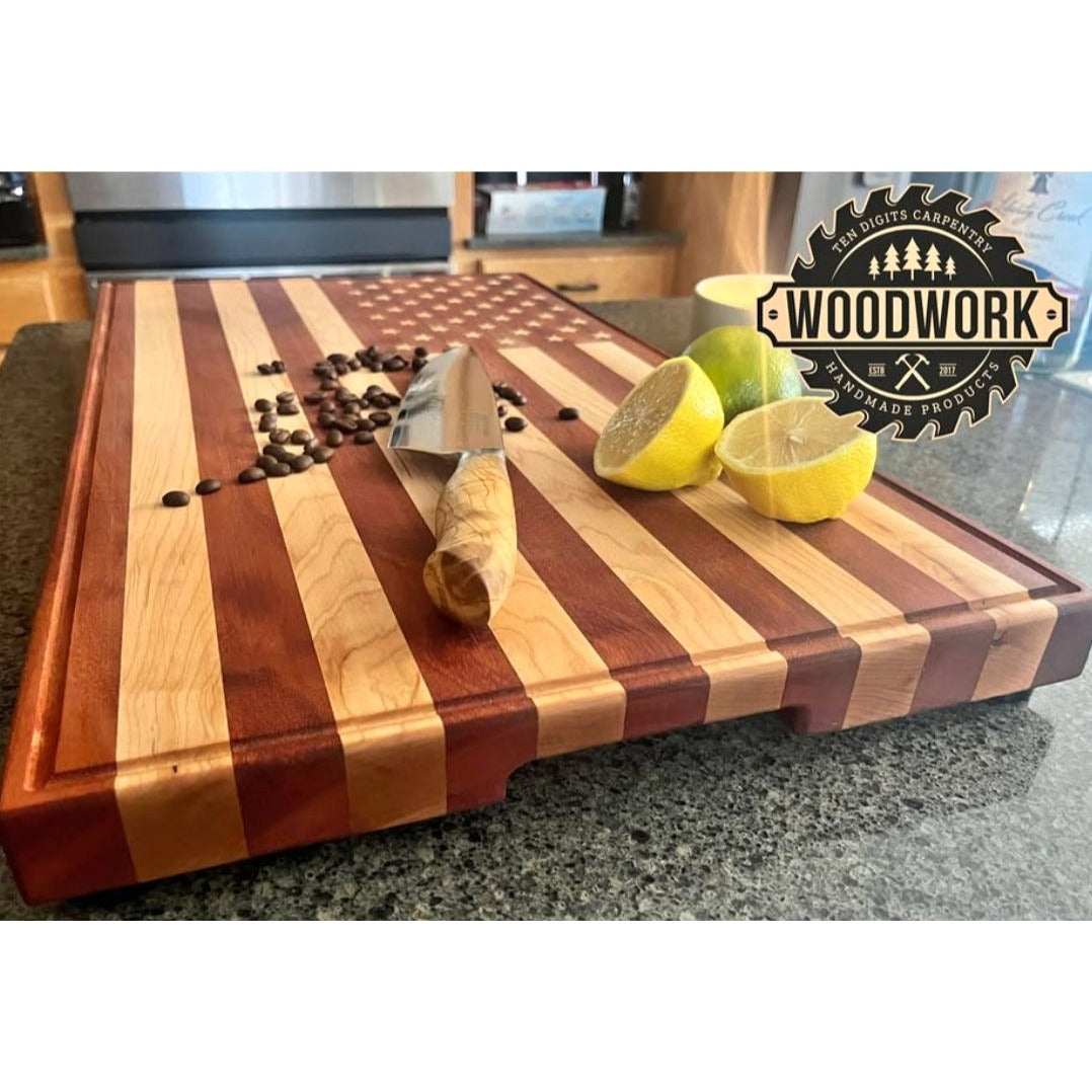 American Flag Hardwood Cutting Board With Juice Groove & Non-Slip Feet