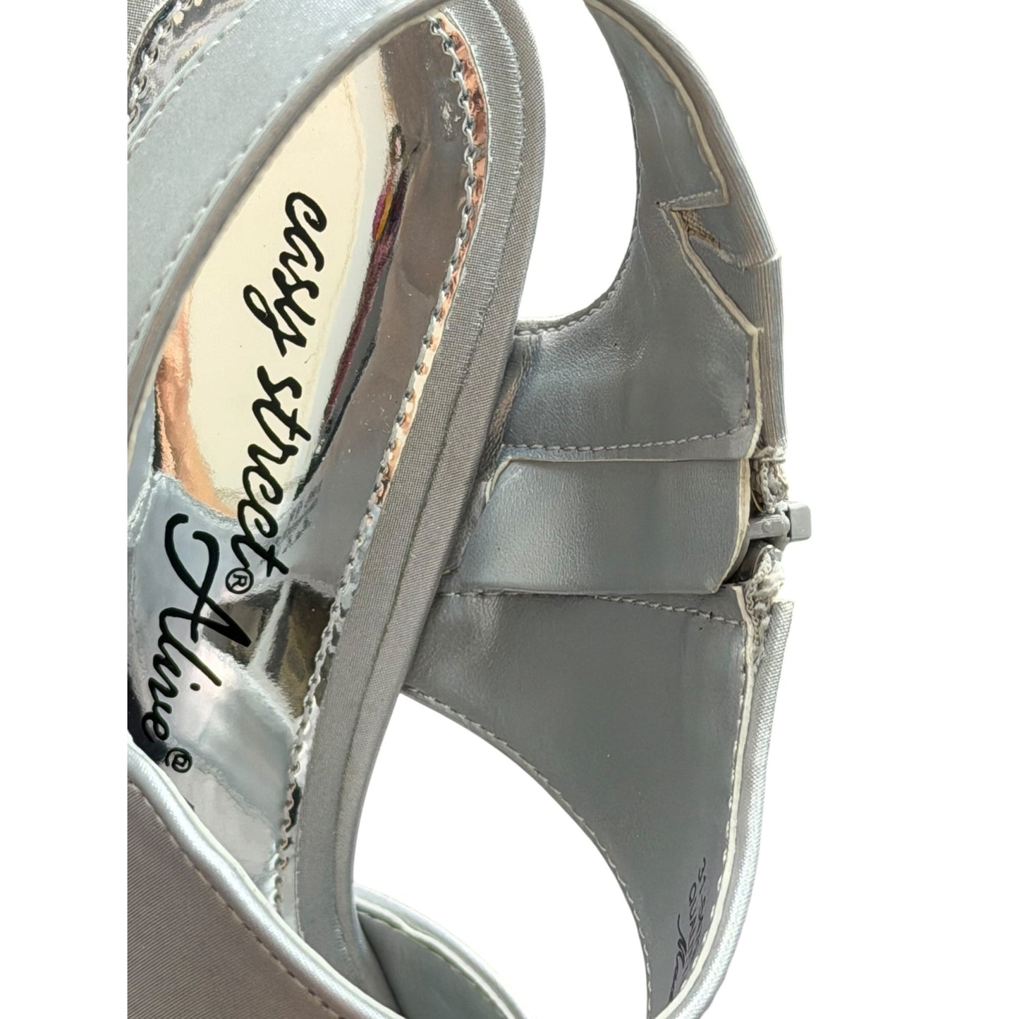 Easy Street Alive Women's Satin Silver Strappy Kitten Heel Shoes Size 6.5M NWB
