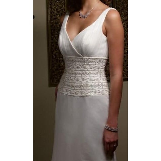 Casablanca Bridal Elegant Ivory V-Neck Wedding Dress With Train SZ 6