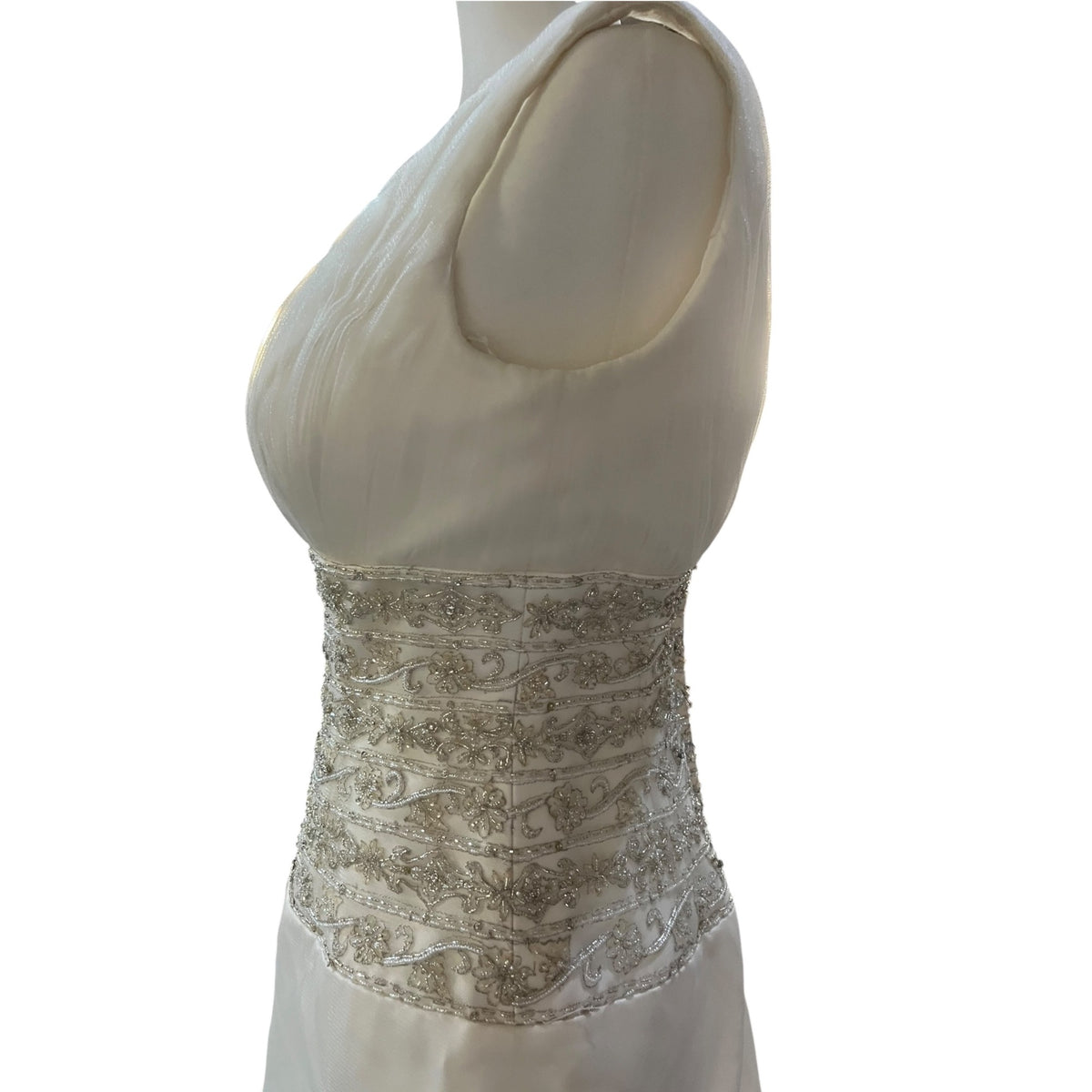 Casablanca Bridal Elegant Ivory V-Neck Wedding Dress With Train SZ 6