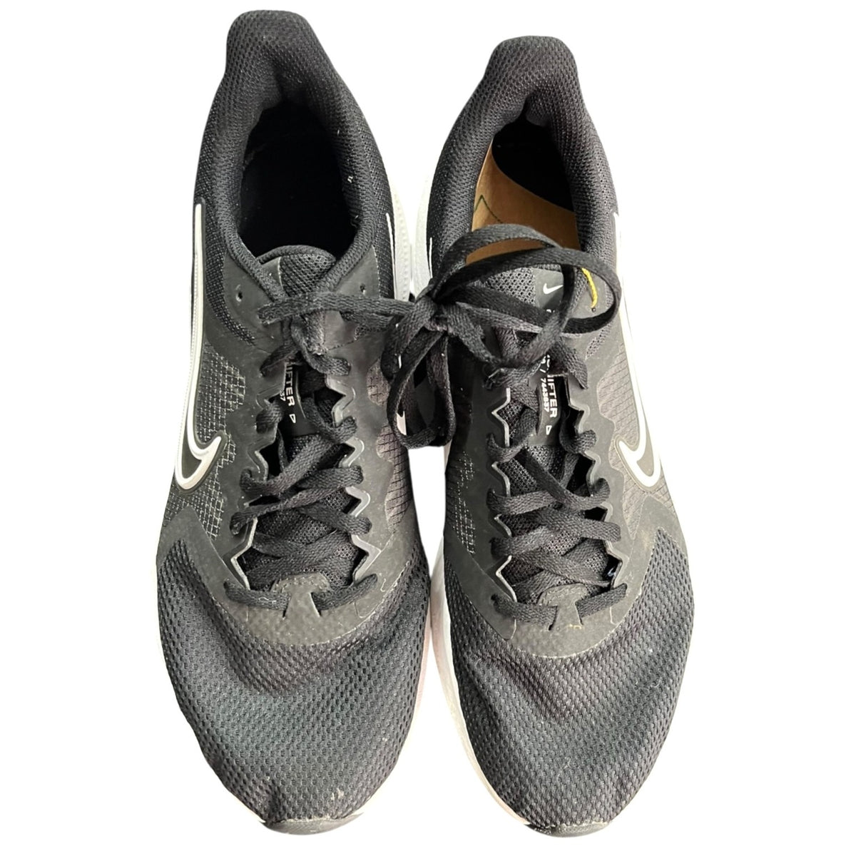 Nike Downshifter 11 Men's Running Shoes SZ 9.5