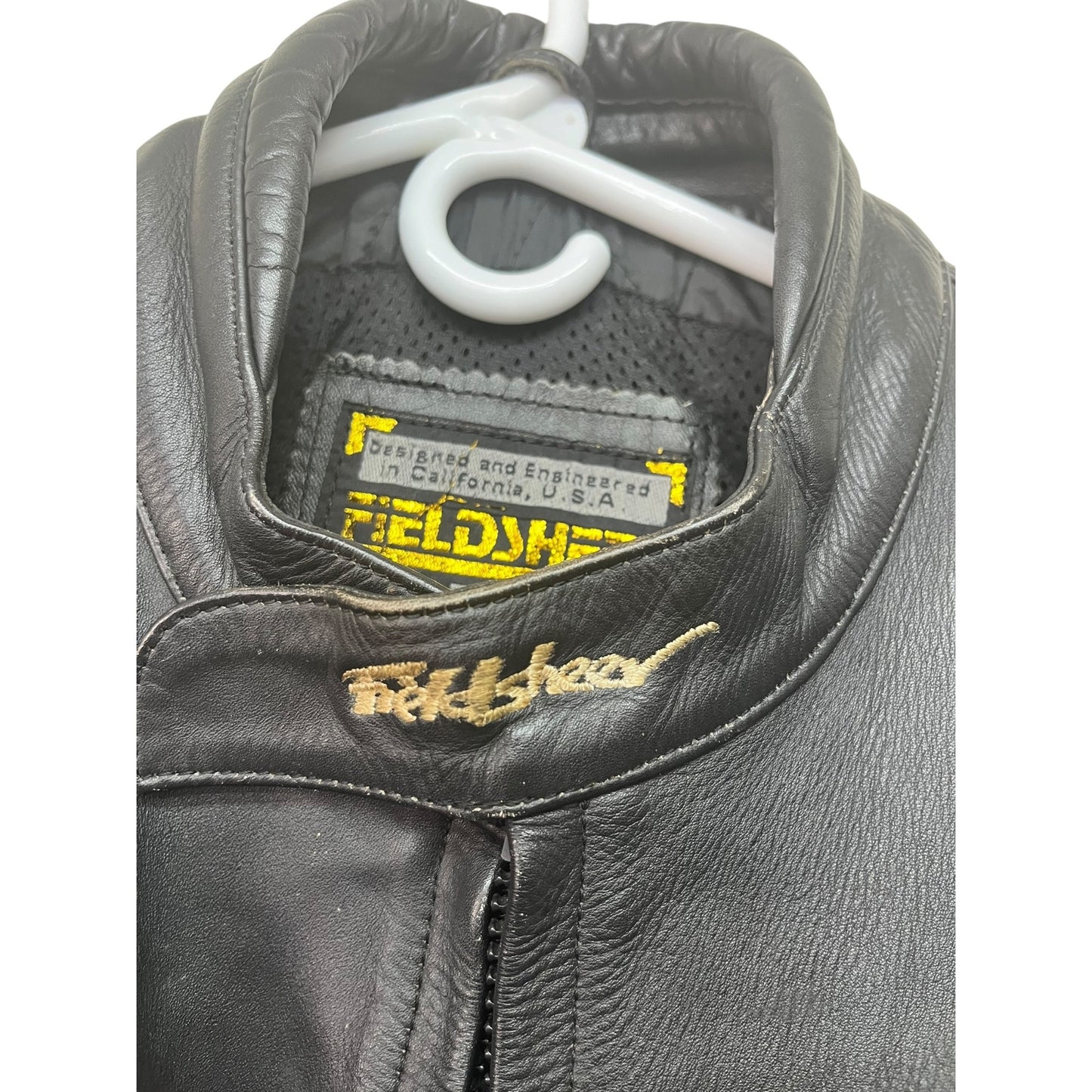 Fieldsheer Mens Black Leather Motorcycle Jacket Size 50 With Zippered Pockets & Adjustable Straps