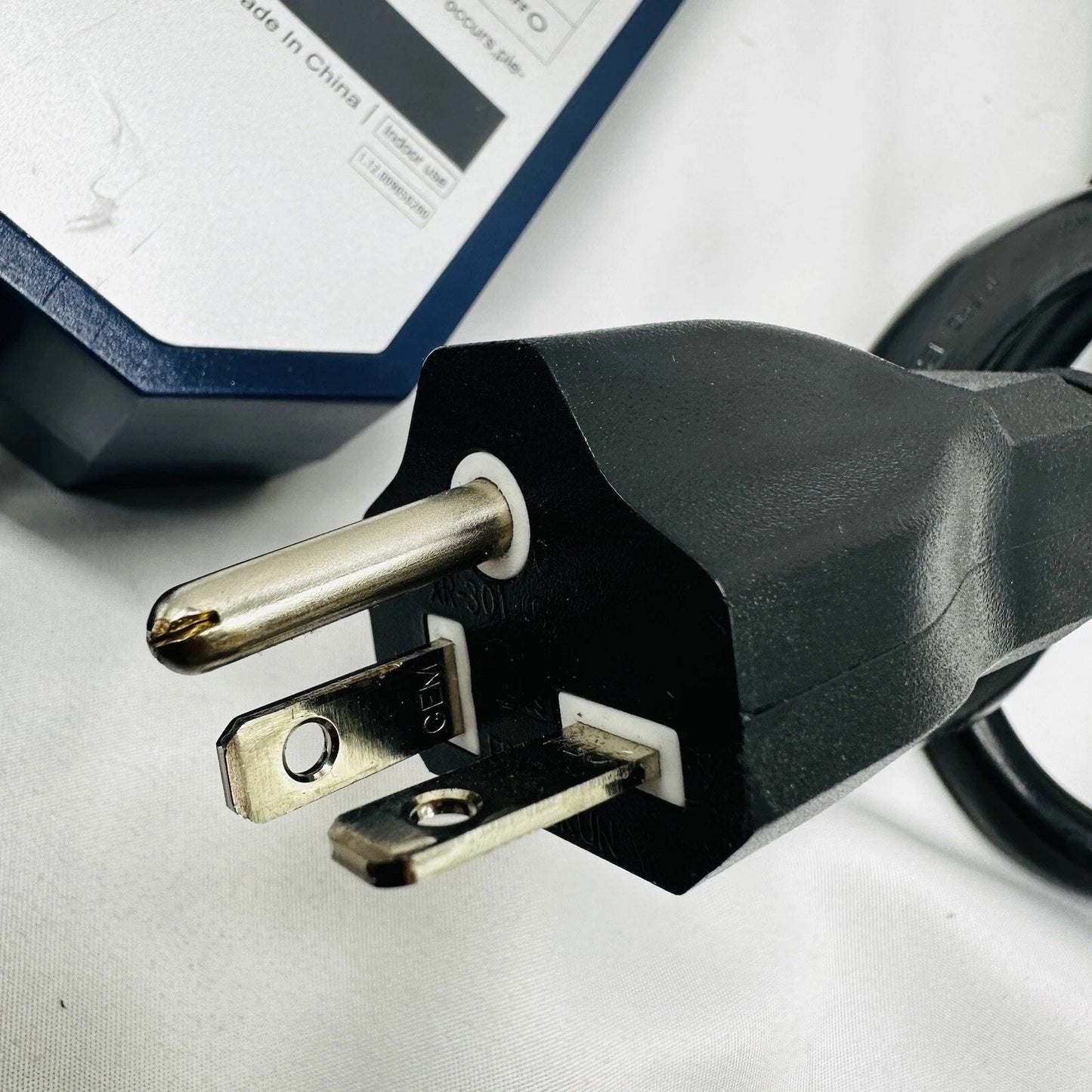 Megear Portable Level 1 EV Charger Model MG-US-WE16AN620 NEMA5-20 Plug 100-245V 16A
