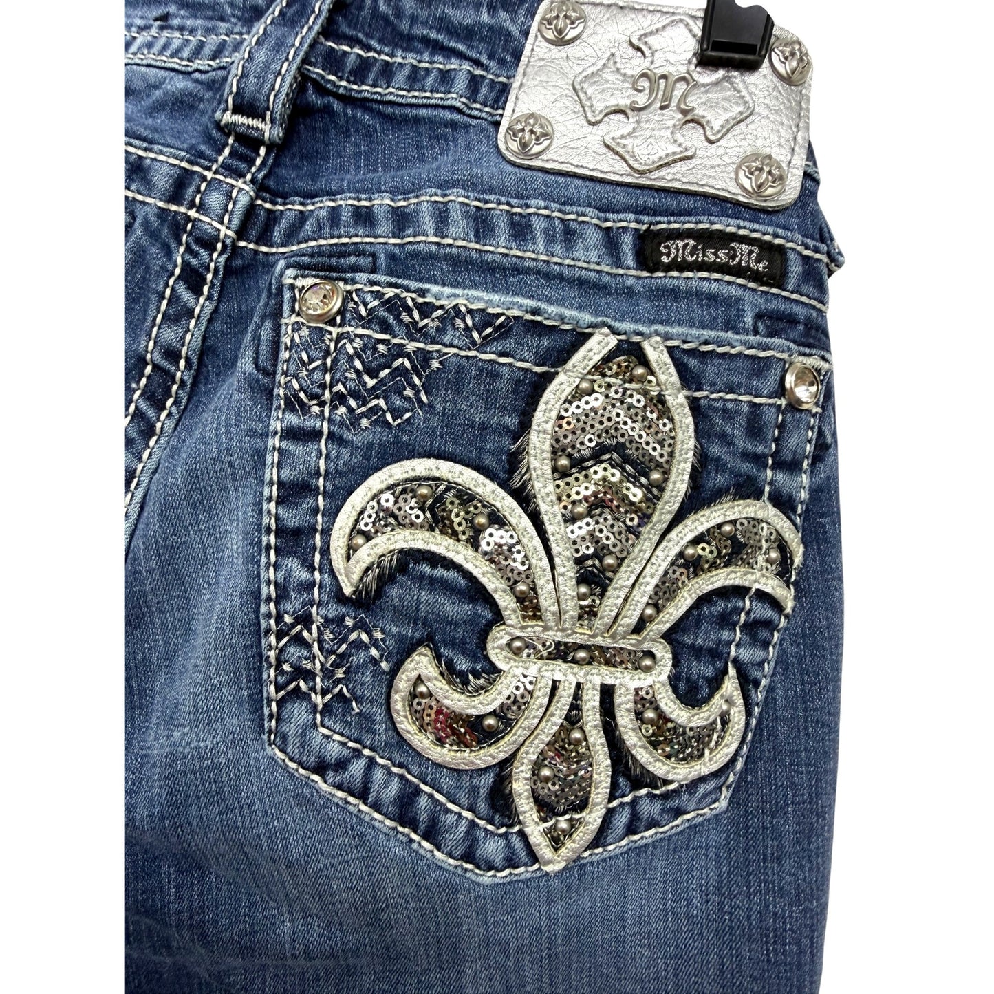 Miss Me Womens Signature Bootcut Jeans Size 28 Fleur-De-Lis Embellished Pockets Dark Wash Denim