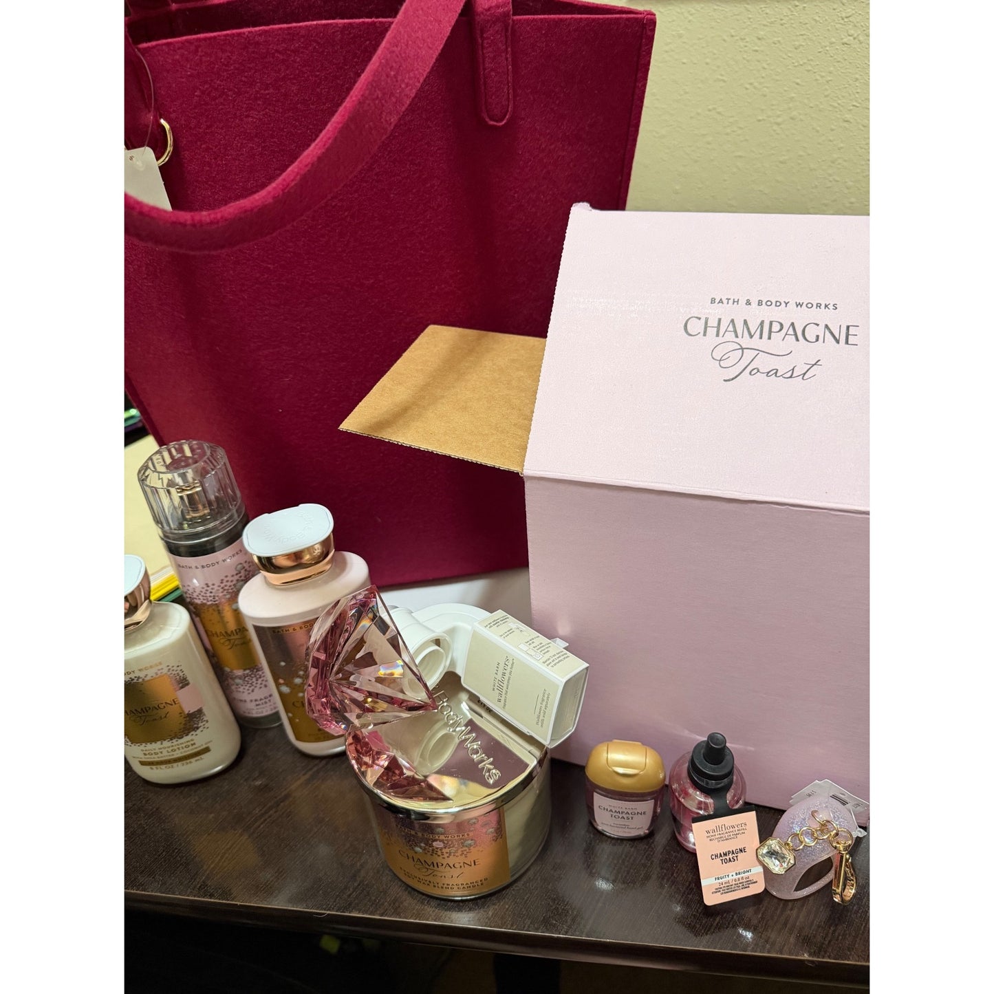 Bath & Body Works Champagne Toast 9pc Gift Set With Tote NEW