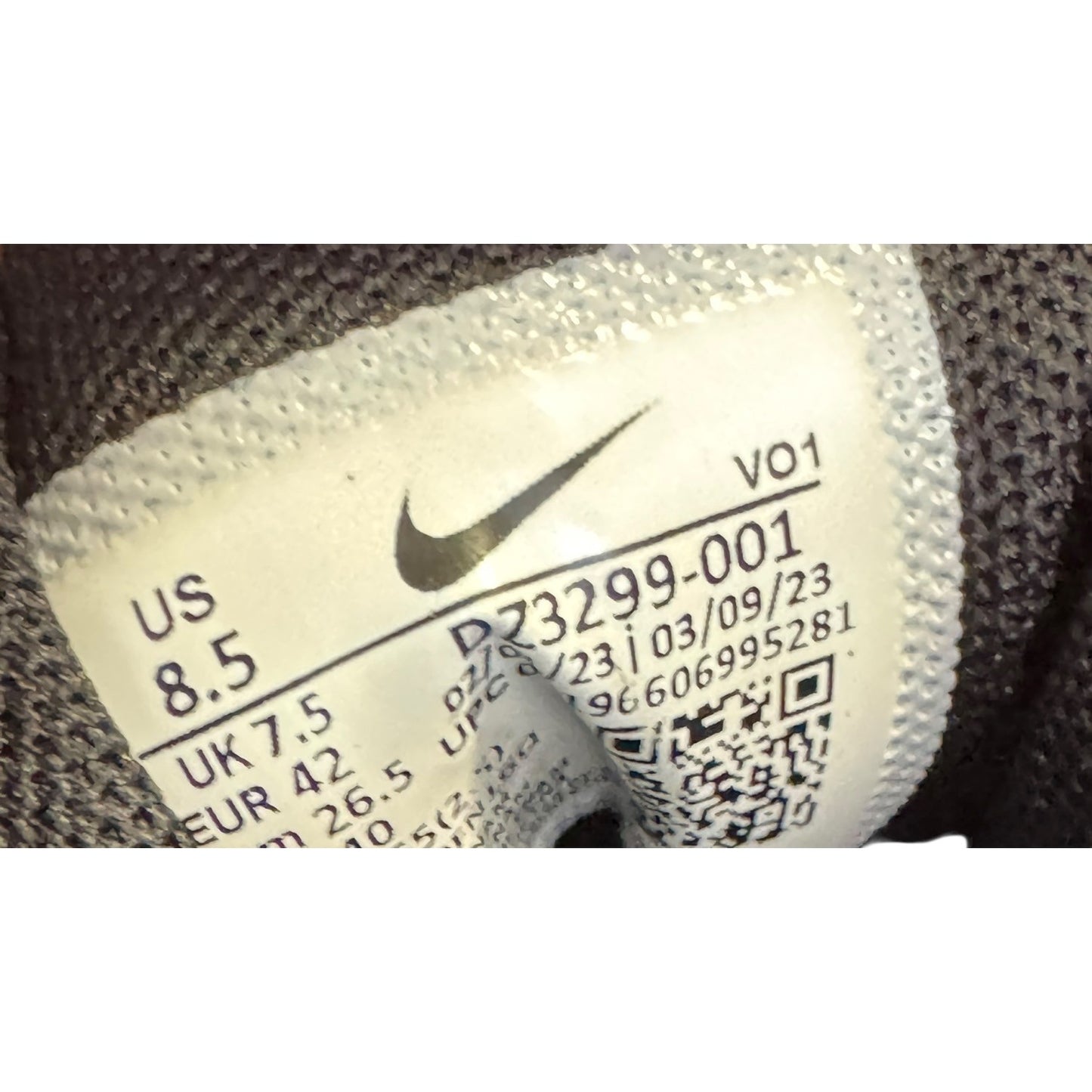 Nike Witness VII Black/White Mens High-Performance Basketball Shoes Size 8.5