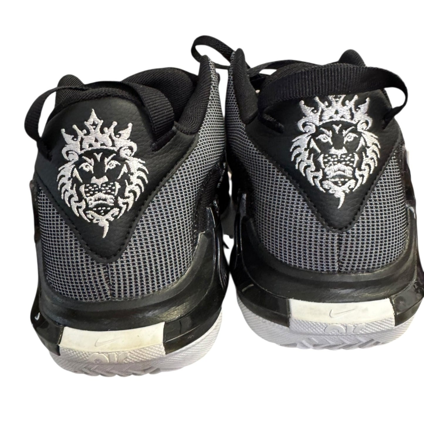 Nike Witness VII Black/White Mens High-Performance Basketball Shoes Size 8.5