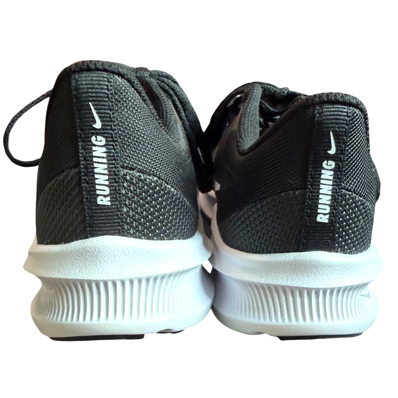 Nike Downshifter 10 Black Lihhtweight Running Shoes NWOB Big Kid Sz5