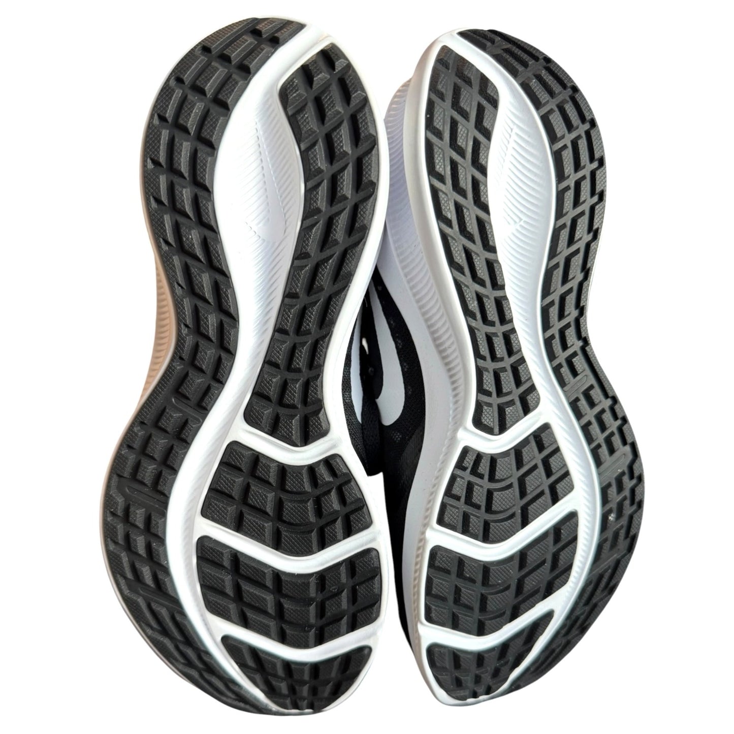 Nike Downshifter 10 Black Lihhtweight Running Shoes NWOB Big Kid Sz5