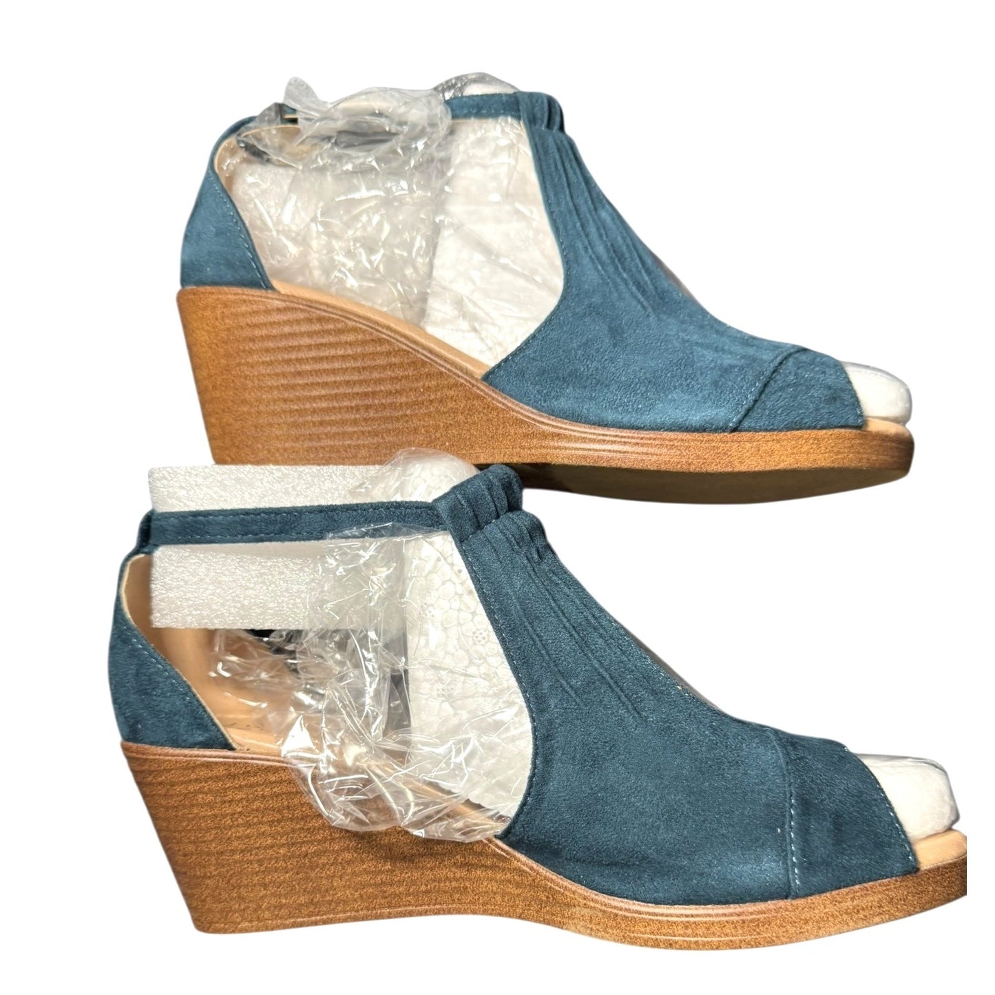 Journee Collection Women's Blue Suede Wedge Size 8