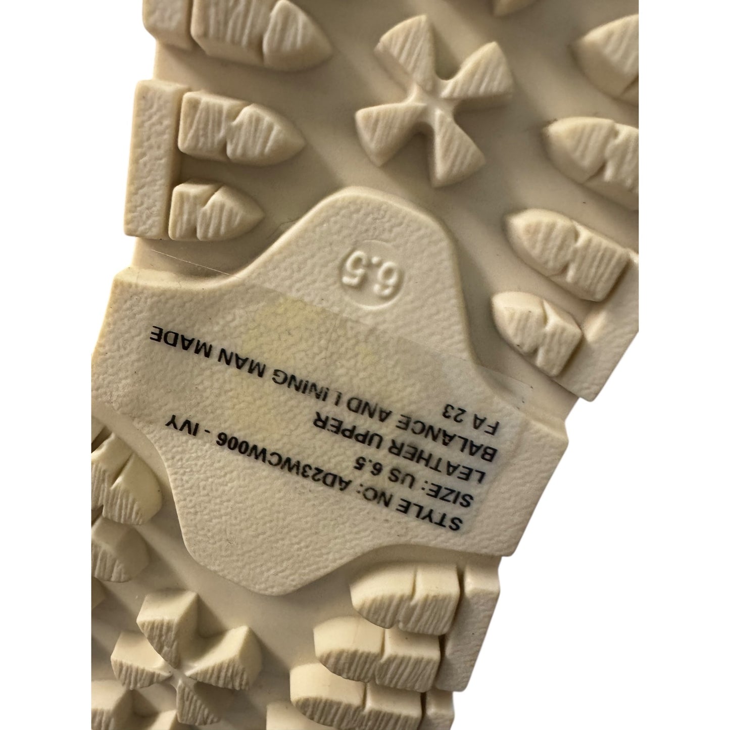 Women's 6.5 Blaze Chelsea Boot Ivory Ortholite NWB