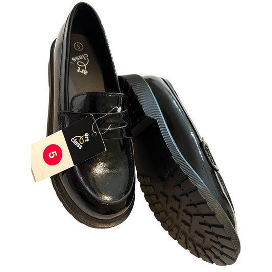 Art Class Girl's Size 5 Celia Loafers NWT