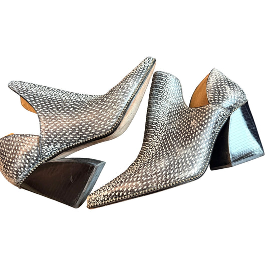 Antonio Melani Snake Leather Bootie Women's SZ 8.5