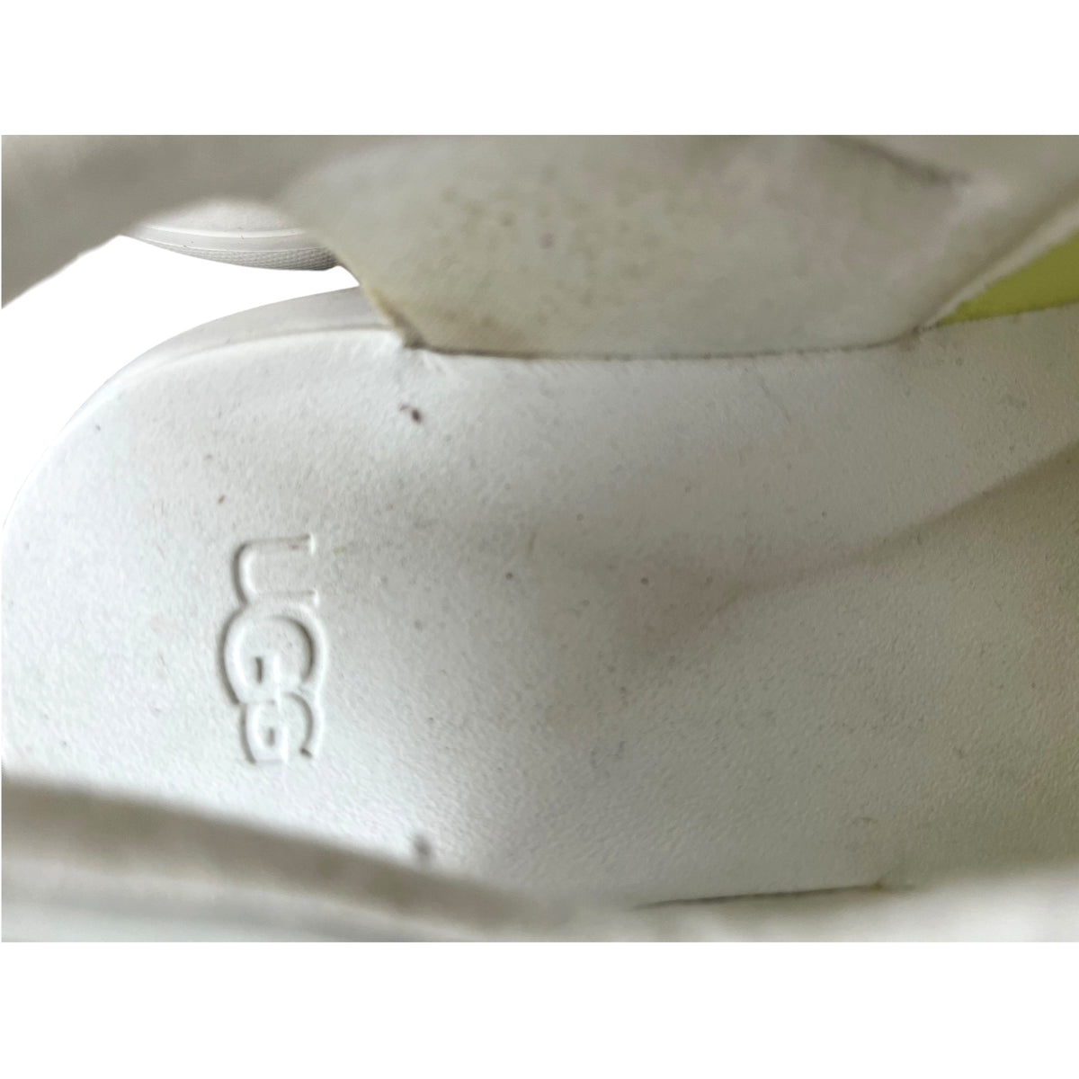 UGG LA Cloud Strap Sandals Size 7