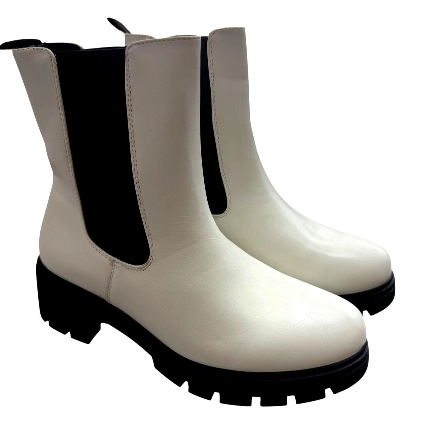 Olivia Miller White Chelsea Boots Size Women's 7.5 NWOT