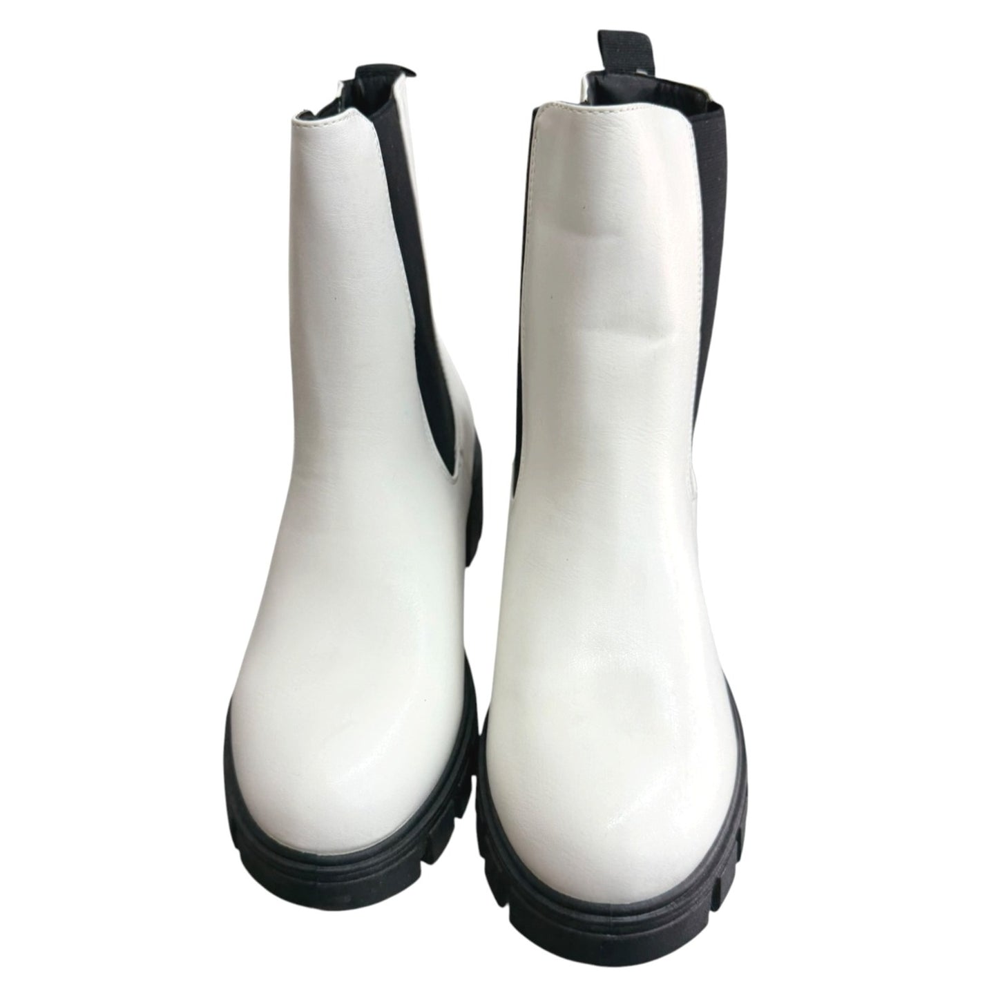 Olivia Miller White Chelsea Boots Size Women's 7.5 NWOT