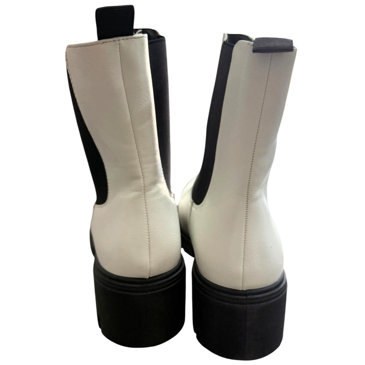 Olivia Miller White Chelsea Boots Size Women's 7.5 NWOT