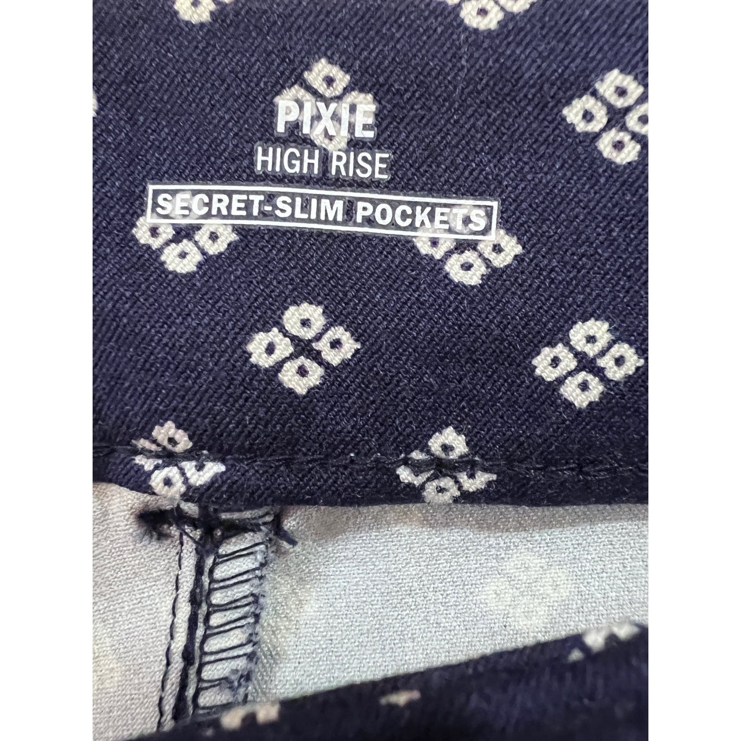 Old Navy High Rise Pixie Pants Navy Blue White Geometric Print Size 2