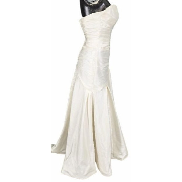 Women's Strapless Wedding Formal Gown Size 4 Creme Ruched Sweetheart Neckline